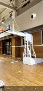 電動(dòng)液壓籃球架調(diào)試現(xiàn)場(chǎng)_奧帥體育