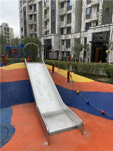 奧帥體育為北京石景山某小區(qū)客戶(hù)安裝小區(qū)配套健身器材